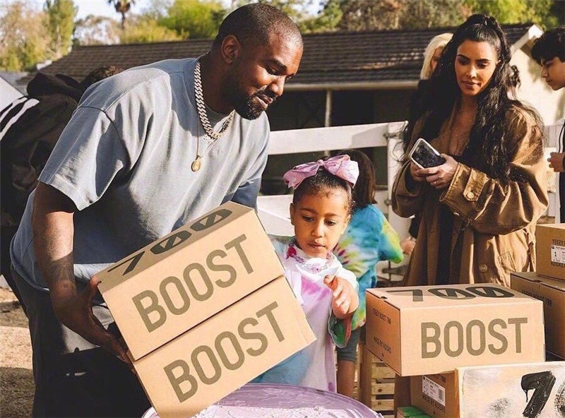 球鞋盒子值钱吗,便宜球鞋联名鞋盒