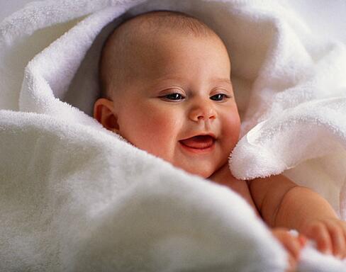 宝宝脸上有虫图解,小孩眼里有虫斑怎么看