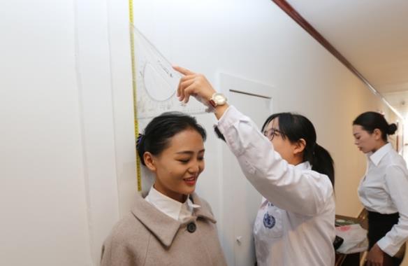 初中生身高不到1米5怎么办,初中生身高不高