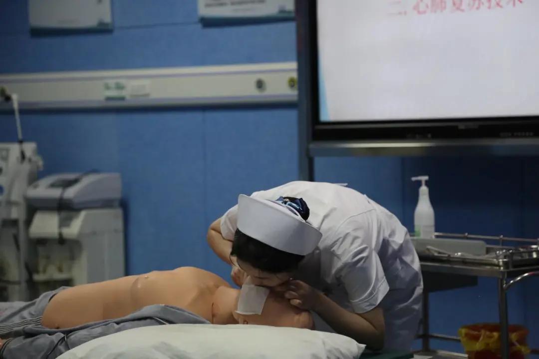 技能高考南丁格尔,技能高考武汉外语外事学院