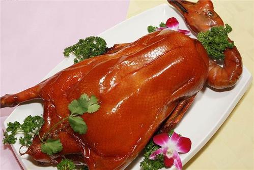 90后小伙创业卖鸭货月入万元,5000元创业养鸭