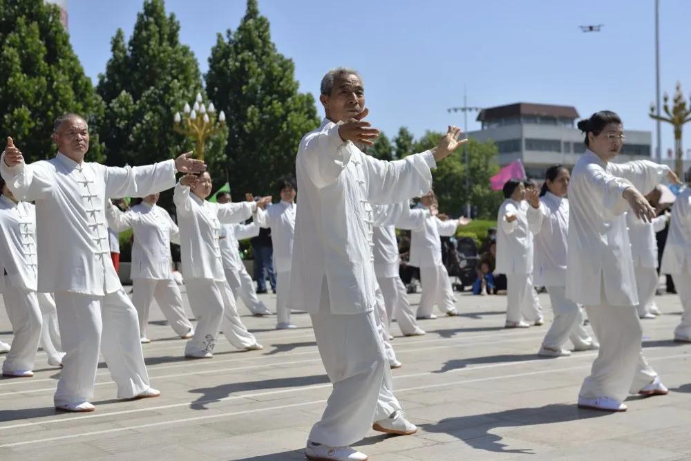 奋斗百年路启航新征程—庆祝中国*产党共**成立100周年文体展演