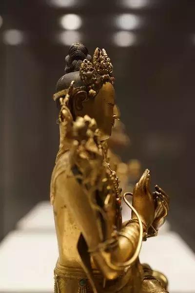 清代铜鎏金佛像的鉴定,清代铜鎏金无量寿佛像