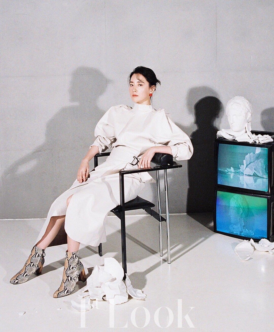 48岁李英爱新造型尽显知性美,48岁李英爱未修图曝光