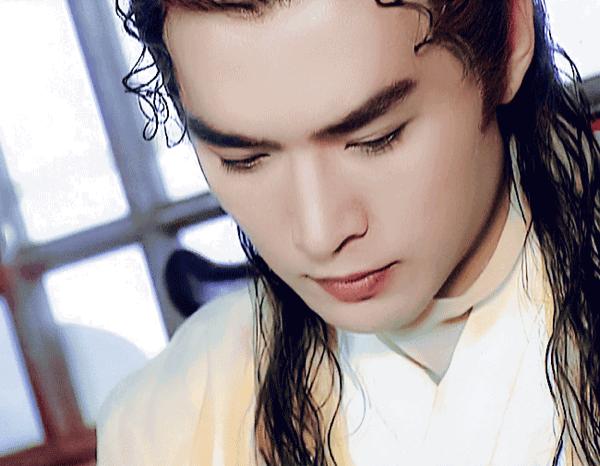 8位桃花眼男明星,最迷人的六位帅哥