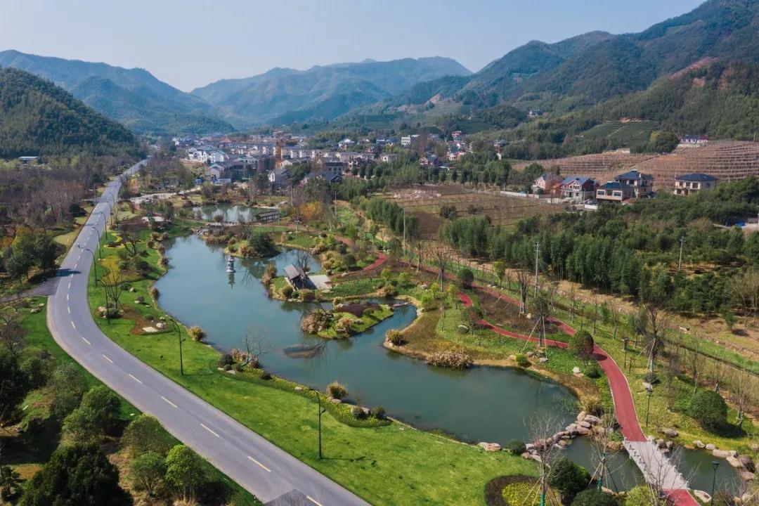 余杭区抓好“三个融合”高起点高标准推进“四好农村路”建设