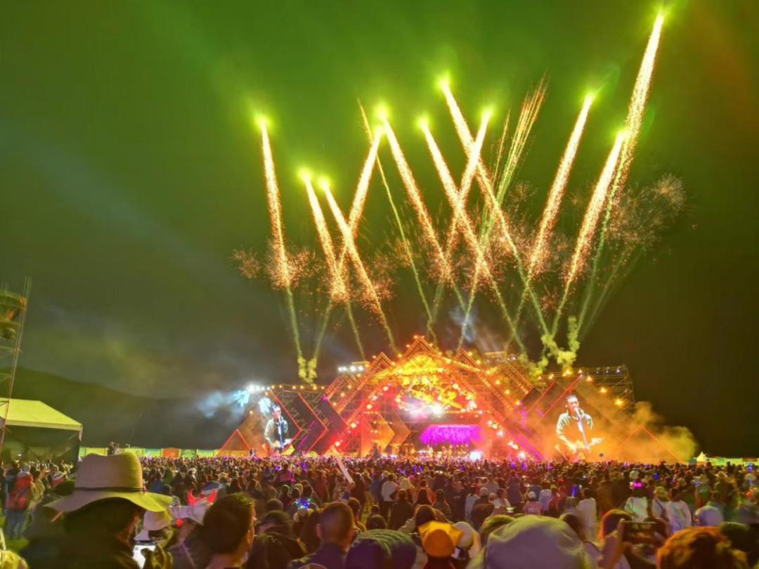 红原重走长征路,云上重走长征爬雪山