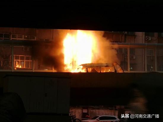 郑州农业路高架车祸,郑州农业路高架坠落事故