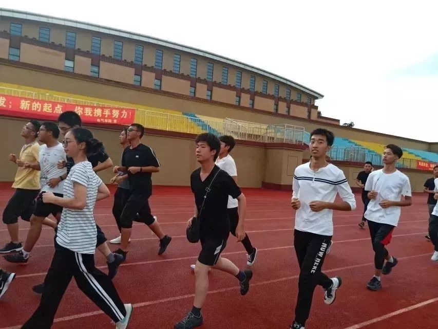 上海市晨跑团,沪上23所高校