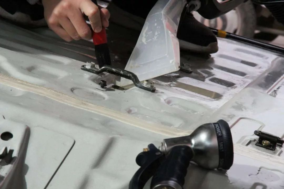 老车翻新：15年后的邂逅，普拉多LC120旧车换新颜，满血复活。