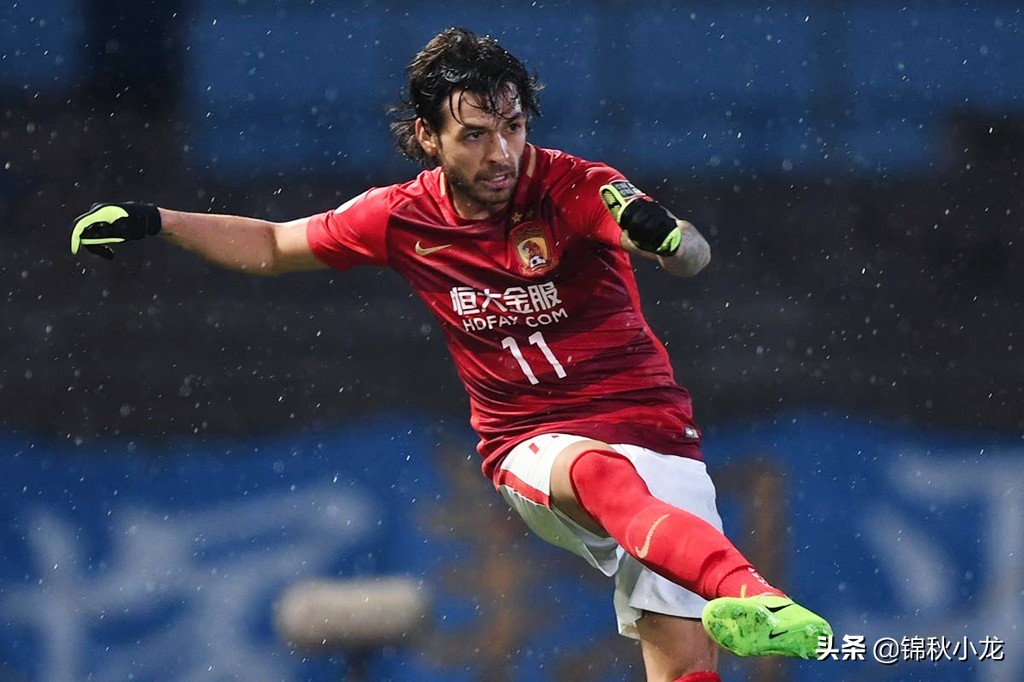 详细分析中国中场,中国男足的中场