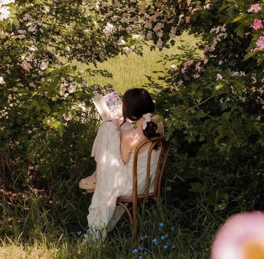 韩国女孩很会化妆,韩国东大门头饰