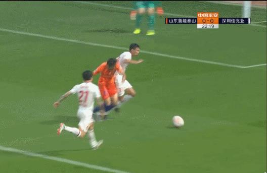 中超裁判惹争议断腿黄牌var,中超名哨低级失误裁判引争议