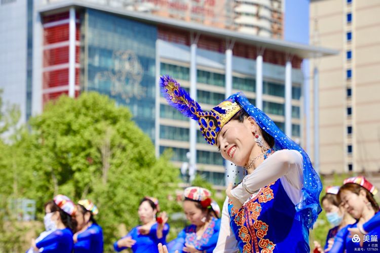 洛阳牡丹广场新疆舞视频,洛阳牡丹广场爵士舞