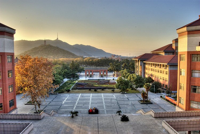 本科上线率100%的学校,无锡高中排名