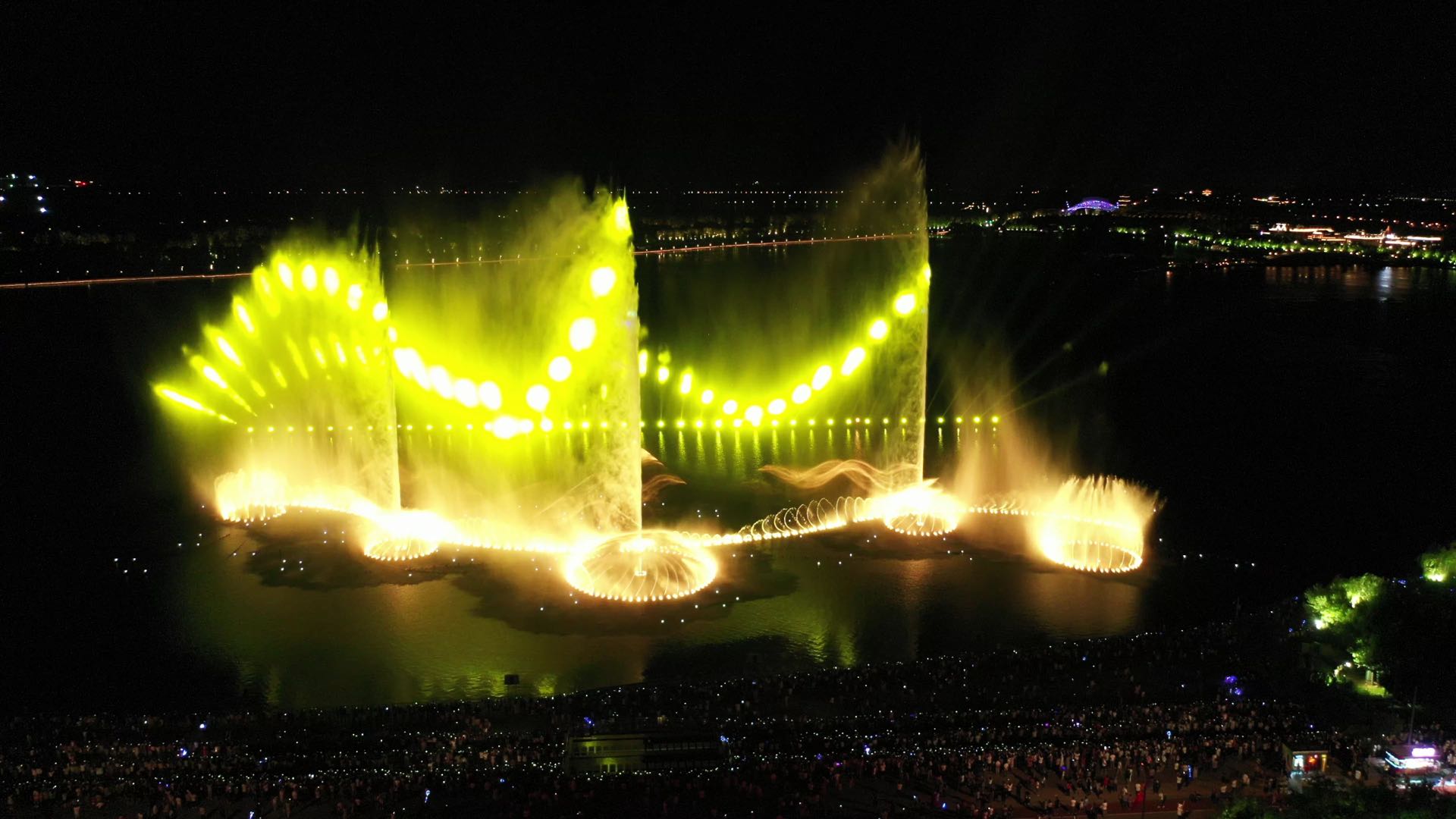 看城市变化蝶变融城,工业城市转型旅游城市