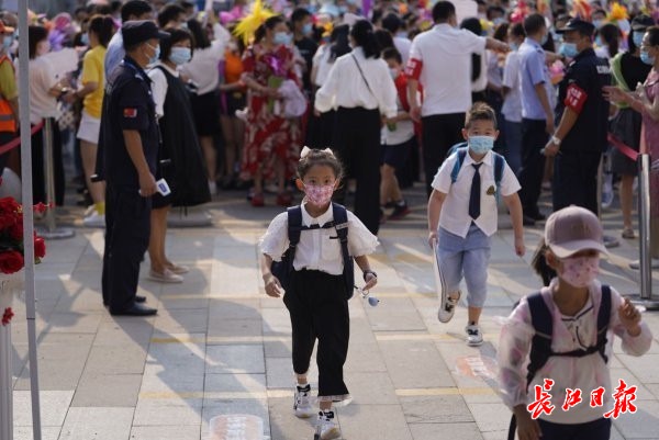 平凡英雄造就英雄,平凡英雄铸就成功丰碑
