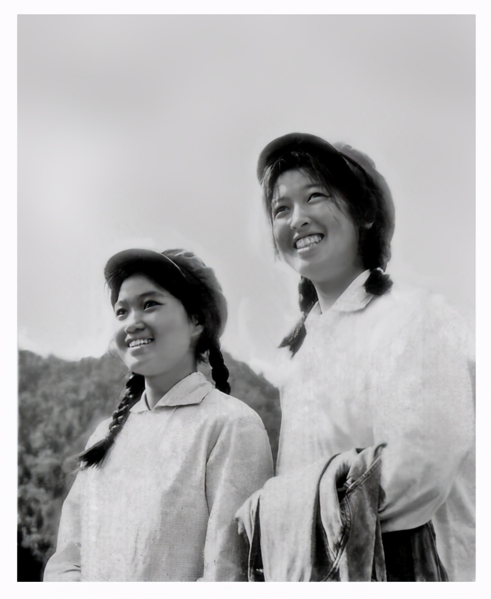 *荣臻聂**夫人张瑞华，为国40年没升职，独女成新中国第一位女中将