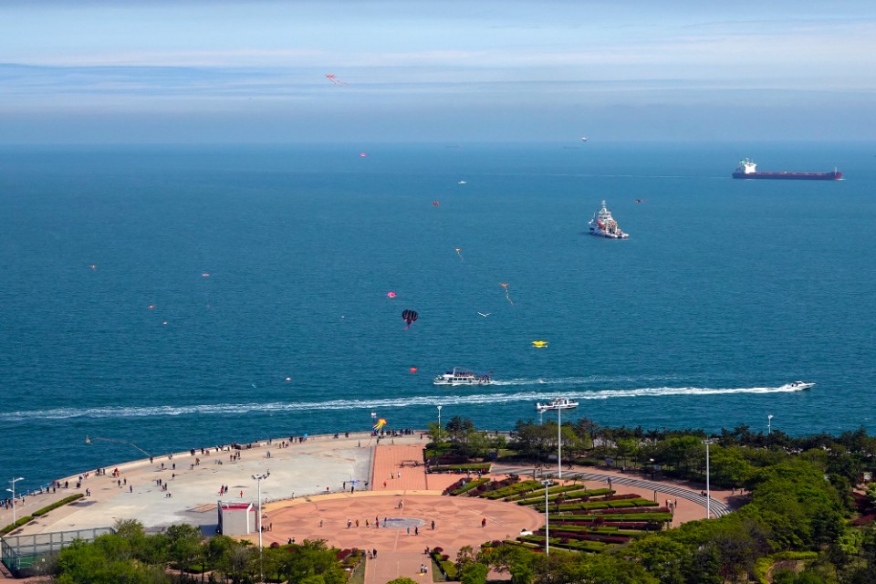 面朝大海春暖花开的背景音乐,面朝大海春暖花开歌曲