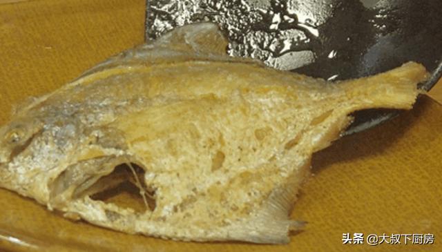 煎鲳鳊鱼的正确方法,用不粘锅煎鲳鳊鱼