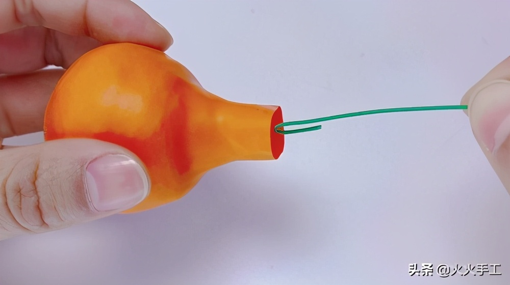 创意气球手工简单做法,长气球做南瓜造型