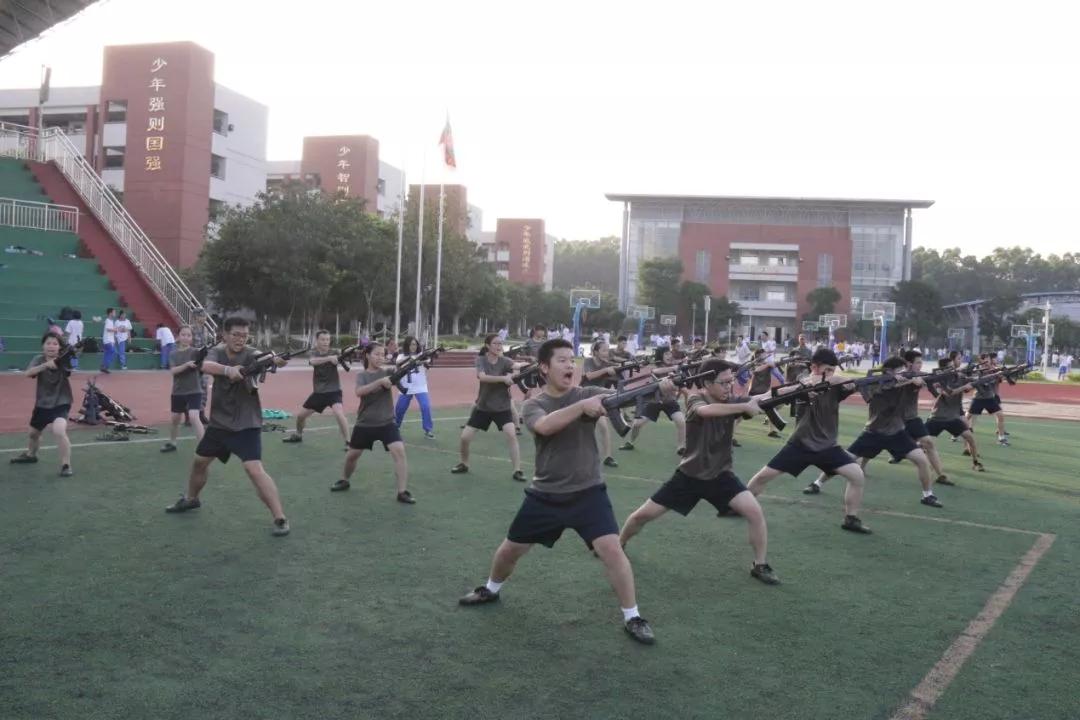 广大附中国防班免学费吗,广大附的国防班是重点班吗