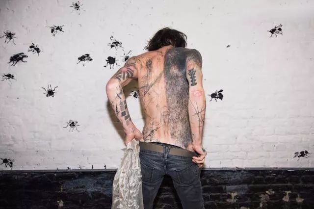 纹身后悔了怎么才能消除,半永久的纹身能去除干净吗