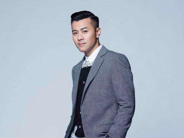 冒险闯英！香港著名男歌手为观看足球赛事前往英国：做好防护