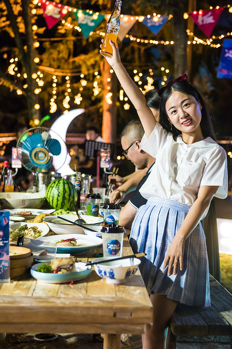 初夏品风凉饭，南北湖商玉客栈，推窗有山水