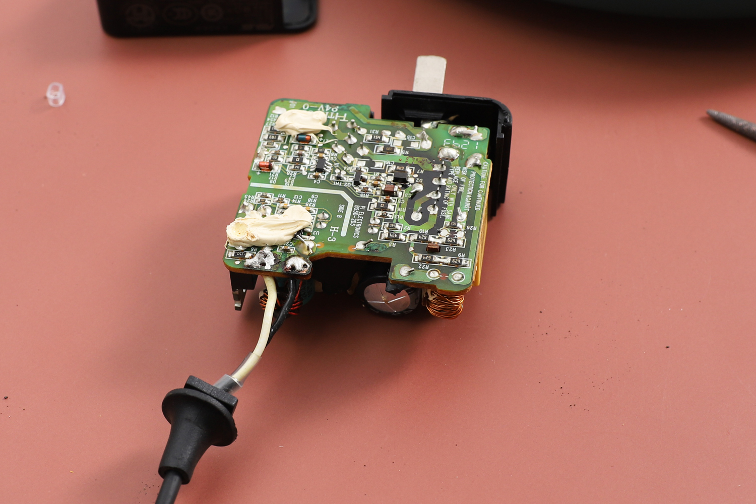 笔记本电源接口坏了怎么修复,笔记本电源线破损如何修复