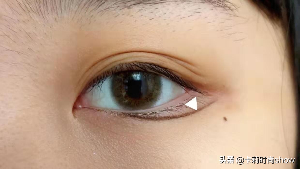 一个动作逆袭大眼睛双眼皮,眼睛变大有双眼皮的诀窍