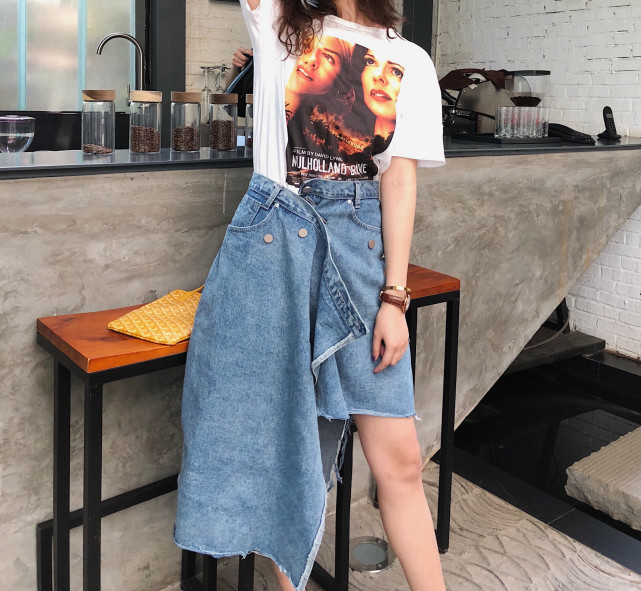 半腰裙今年最流行,今年最流行的显得高贵女士裙