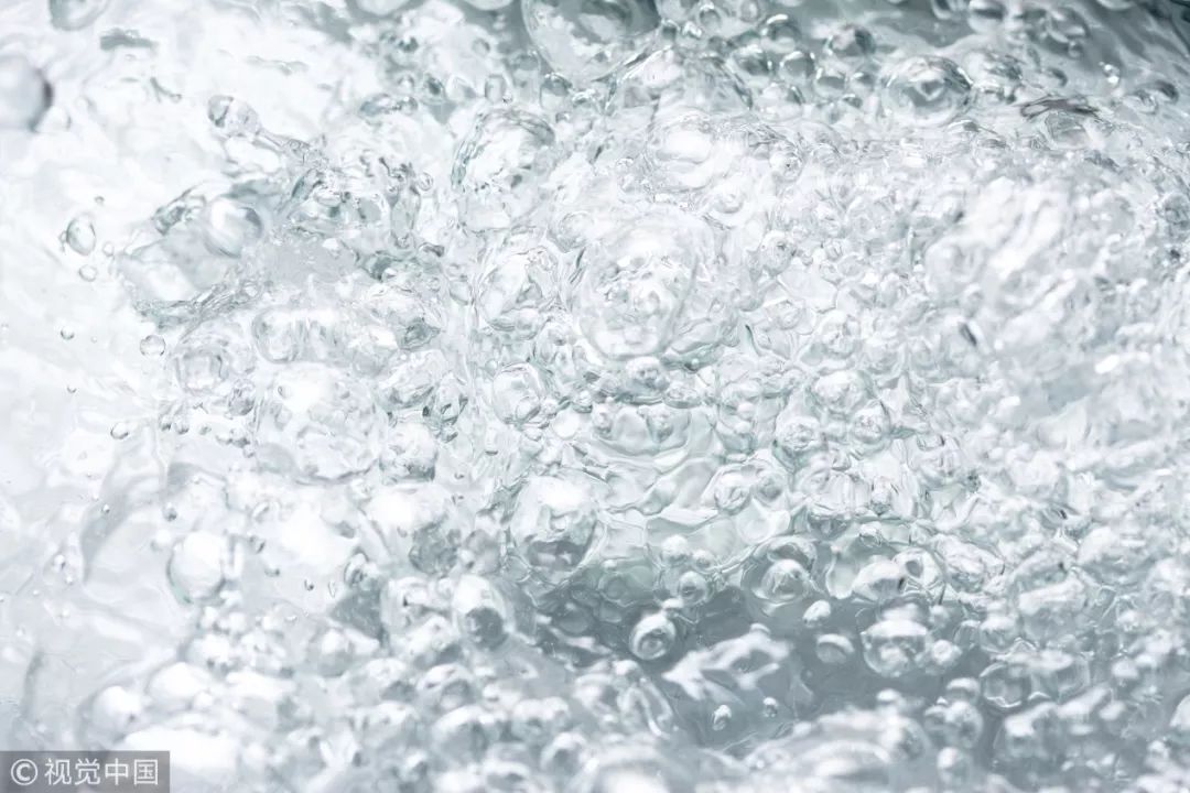 饮水机桶脏了怎么清洗才能干净,饮水机放出来的水脏了该怎么办