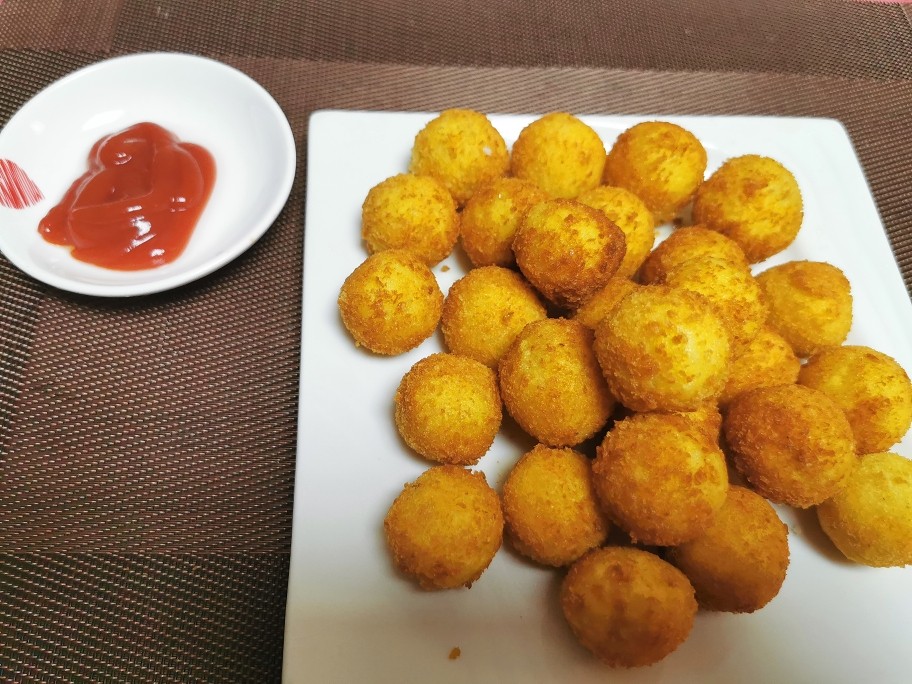 土豆丸子怎么炸不会散,土豆丸子怎么做不会变黑