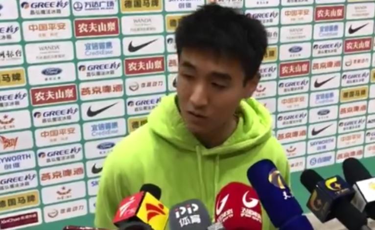 韦世豪恶意伤人集锦,韦世豪单刀不进险与对方冲突