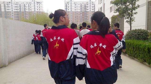 面试了100个美工之后，我发现魔幻的审美就在身边！