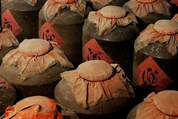 古代人怎么发明酒曲,古人酿酒的酒曲是什么做的