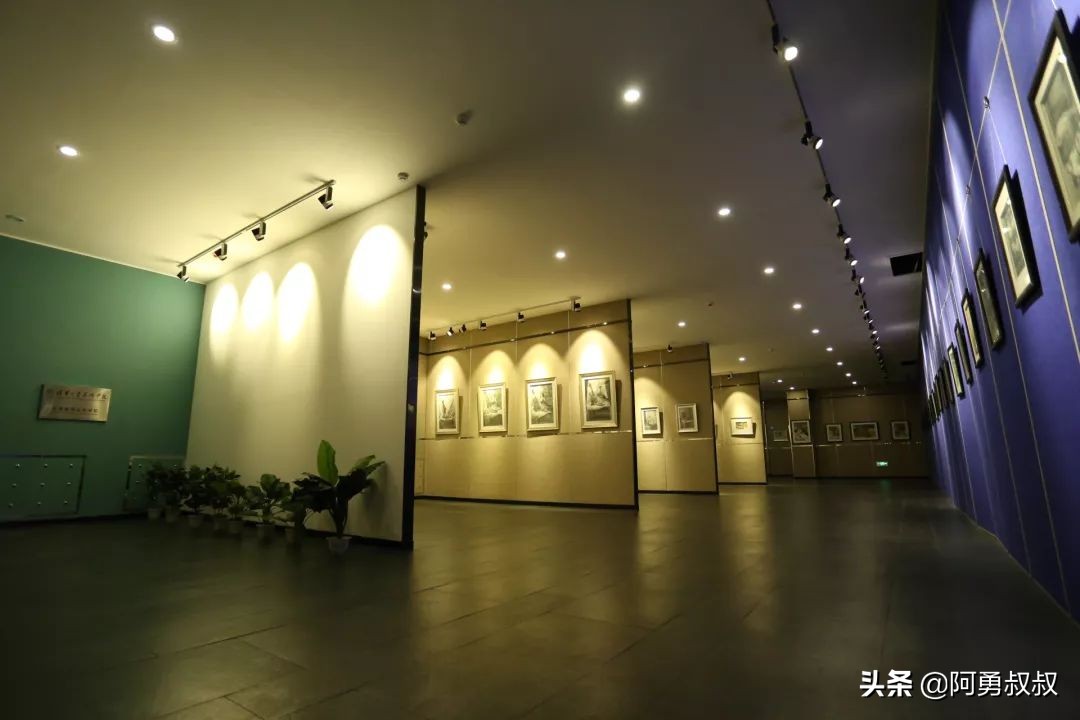 乌鲁木齐市第一职业高级中学,乌鲁木齐市第一中学官网