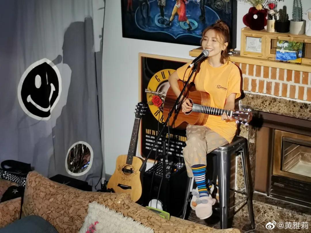 黄雅莉唱哭何炅是哪一期,黄雅莉与何炅的关系