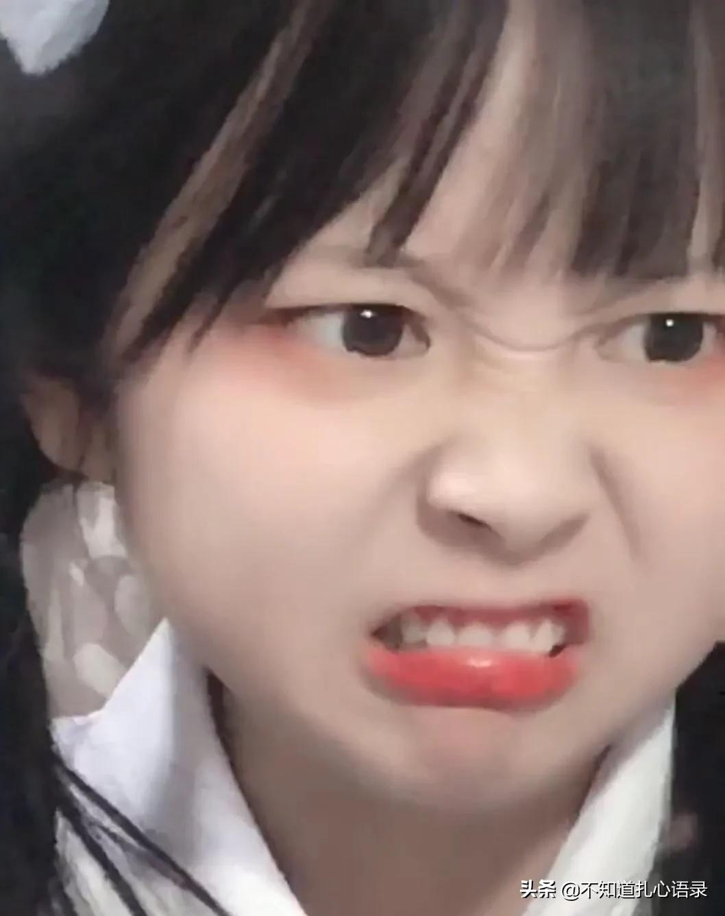 有哪些沙雕又可爱的句子？喜欢一个人太累了，所以我喜欢了十个…