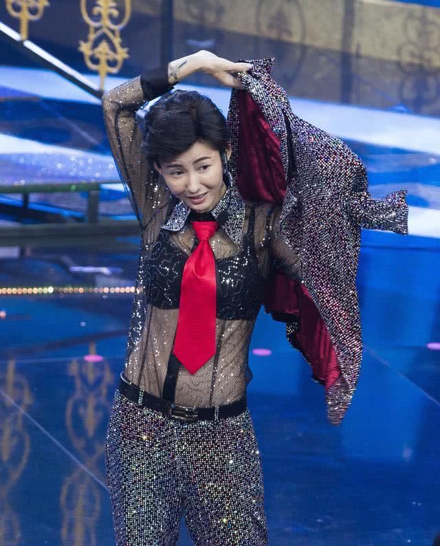 张柏芝短发造型图片大全集,张柏芝湿发造型慵懒迷人