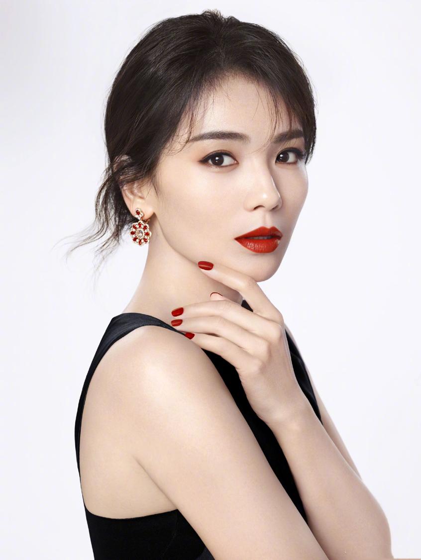 方脸比网红脸好看,网红脸out了今年流行高级方脸