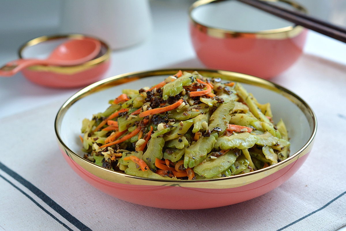 苦瓜的做法大全简单又好吃,苦瓜的家常做法简单好吃