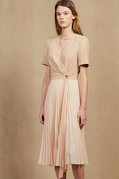 “偏胖”的女人，穿裙子尽量注意这5点，优雅得体，显瘦也很简单