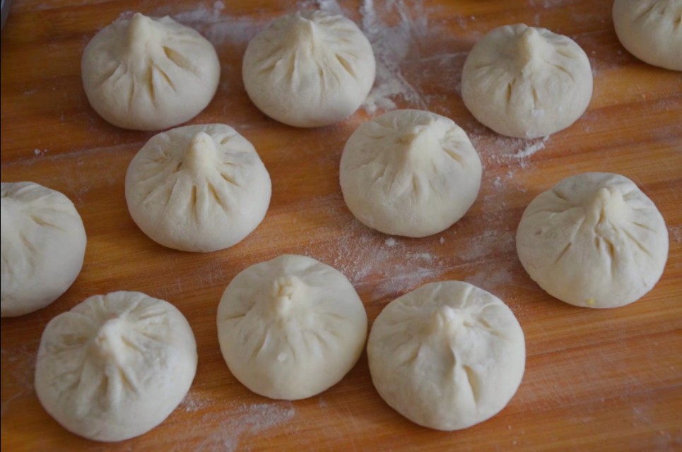 牛肉馅包子的调制方法视频,牛肉馅包子的做法怎么调馅好吃