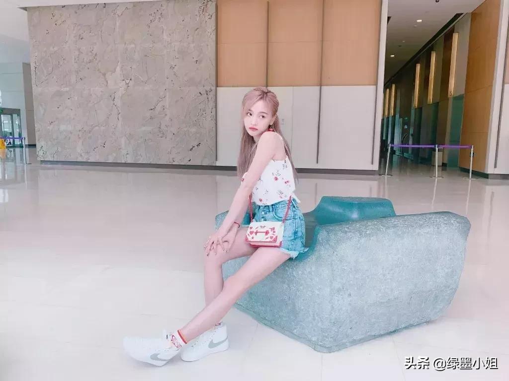 欧阳娜娜同款鞋子匡威,欧阳娜娜一共有匡威的多少鞋