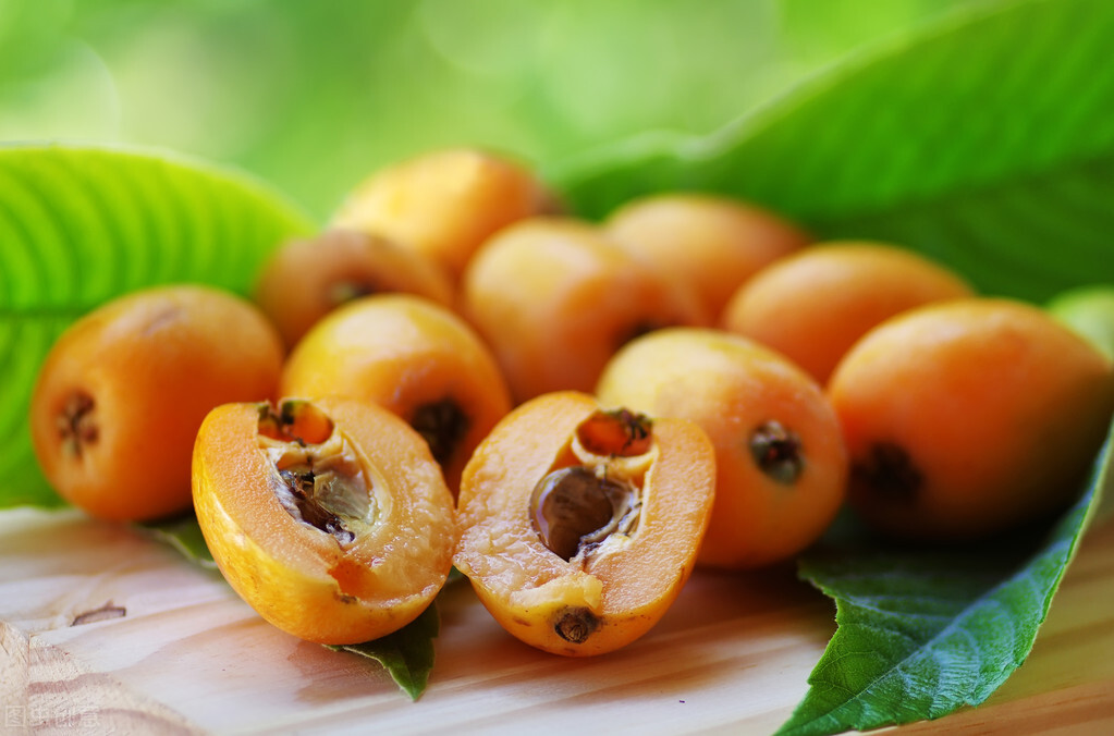 月子期间能喝枇杷水吗,产妇月子吃水果做法