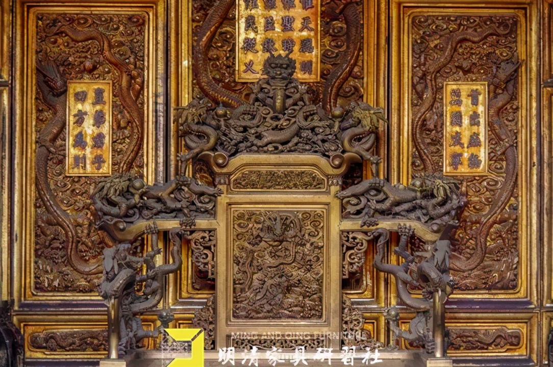 大清朝的满族特点,满族宫廷里的经典花纹图案