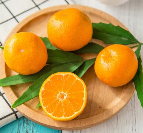 喝红酒后为什么口干舌燥,喝白酒脸红怎么回事