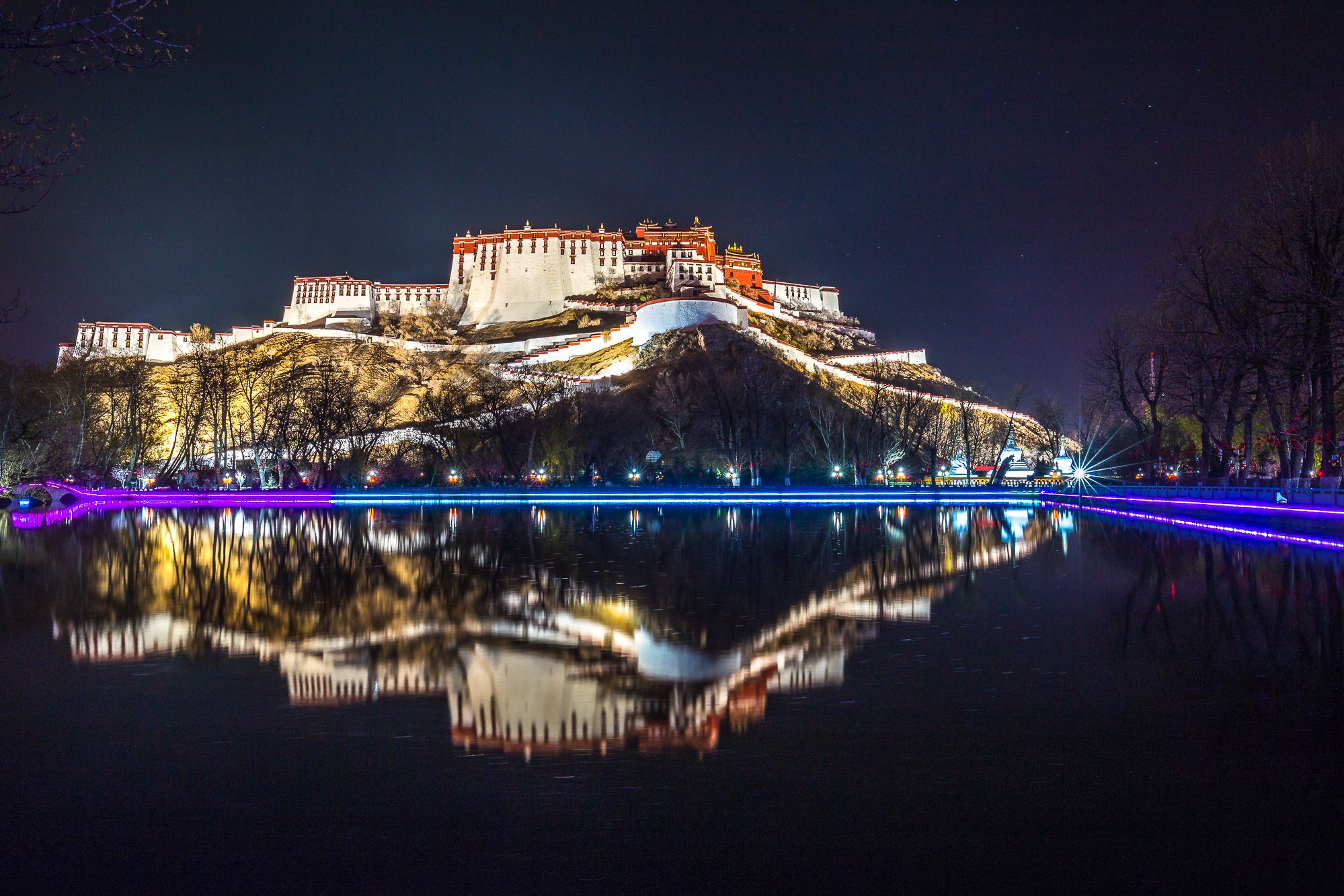 *藏西**旅游，发现拉萨没有高楼，问当地人，刷新我对拉萨的认识！